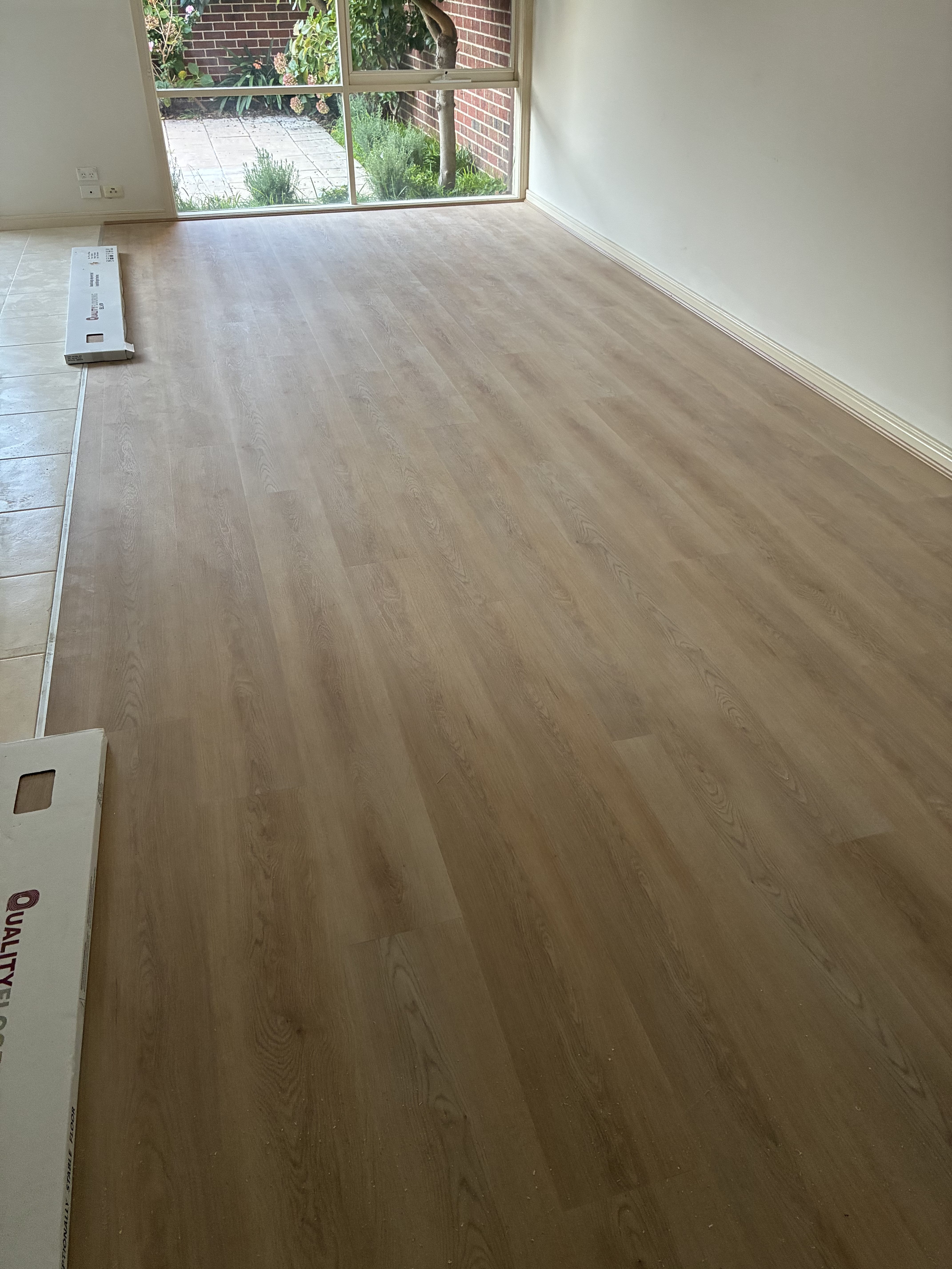 EVSPC Natural Oak flooring in a Beaumaris living area